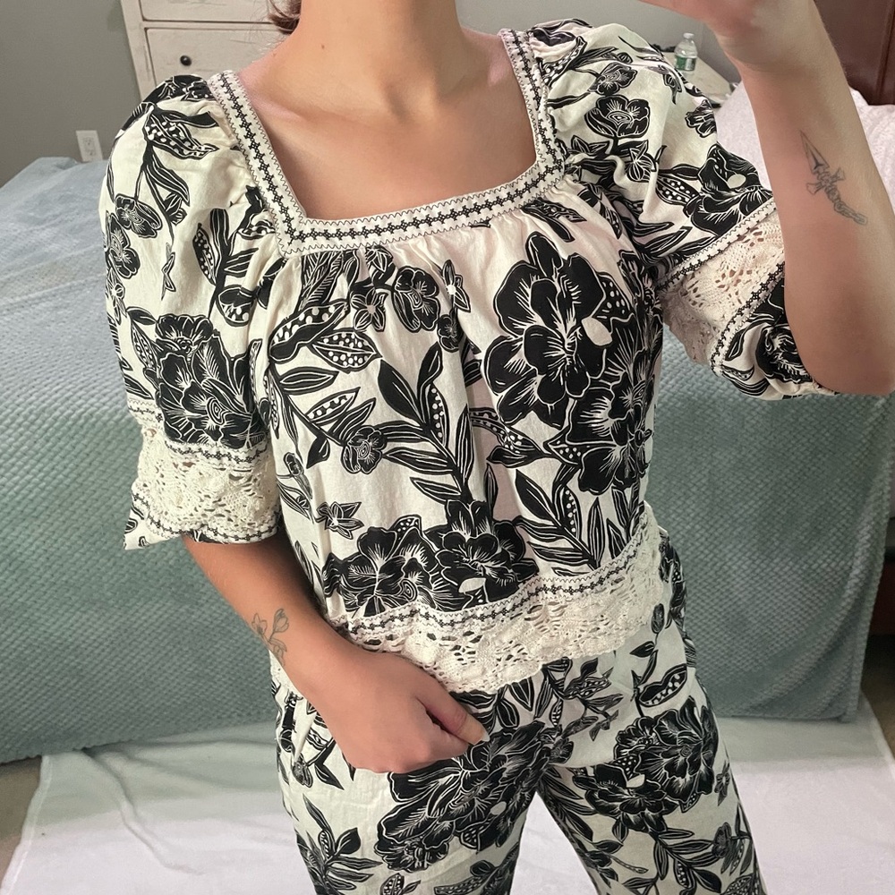 Floral Black and White Set - Picture 6 of 6